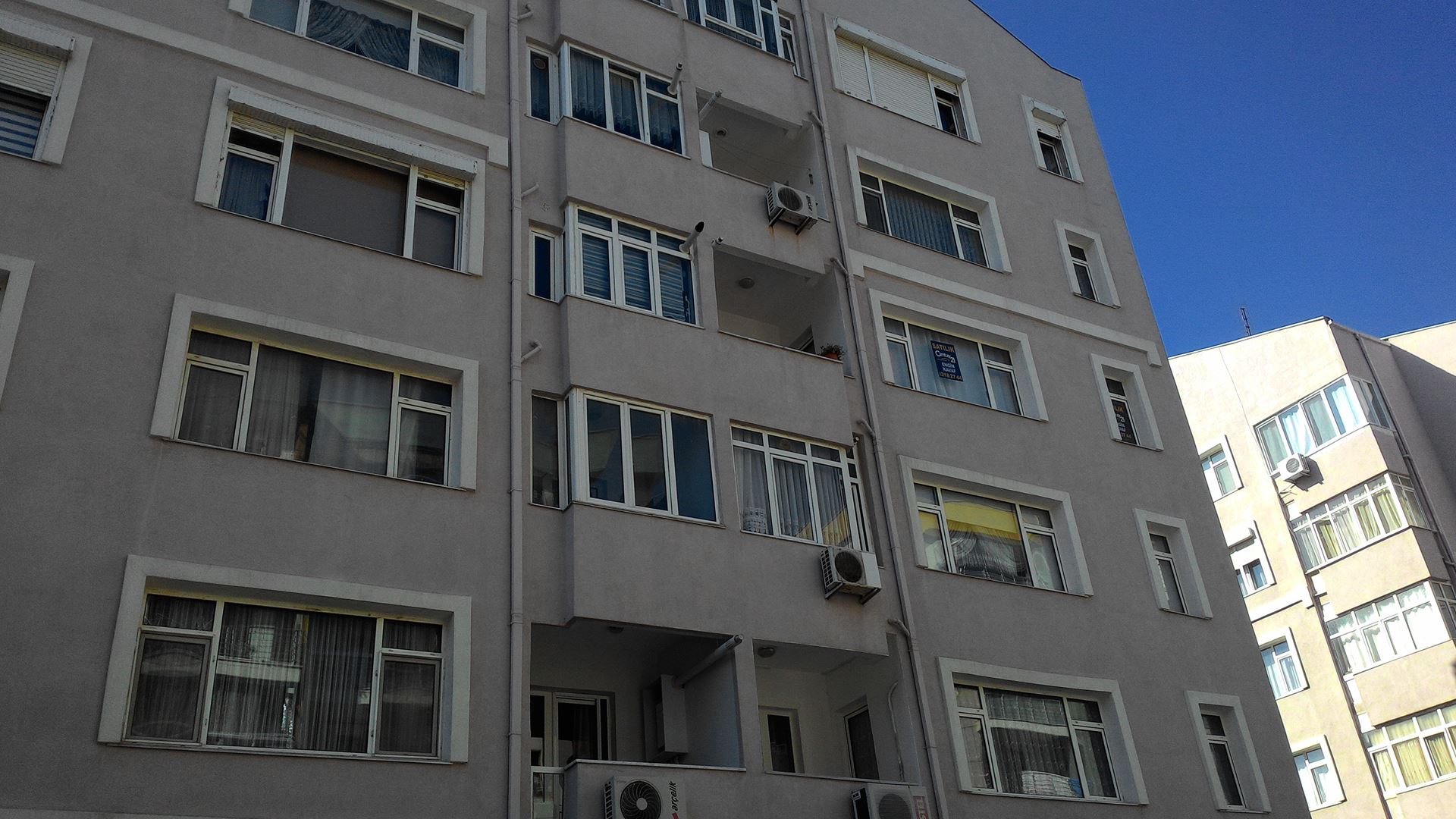 CENTURY21'DEN ESENLERDE , SİTE İÇİ SATILIK , ARA KAT 3+1 DAİRE
