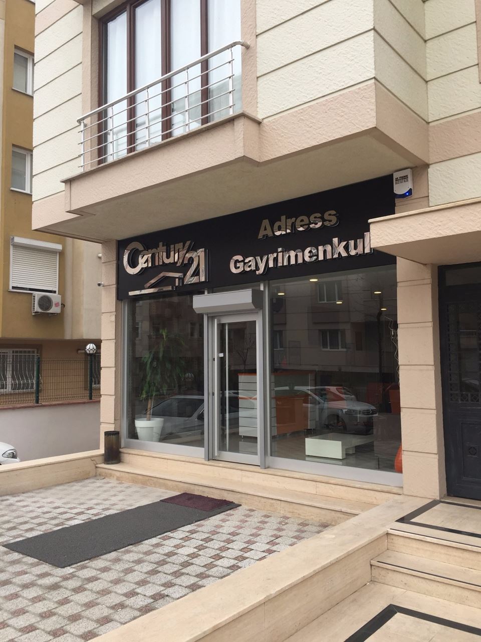 CENTURY 21 Adress