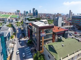 KÜÇÜKYALI E-5 SAHİL BAĞLANTI NOKTASINDA 1300 M2 KİRALIK PLAZA