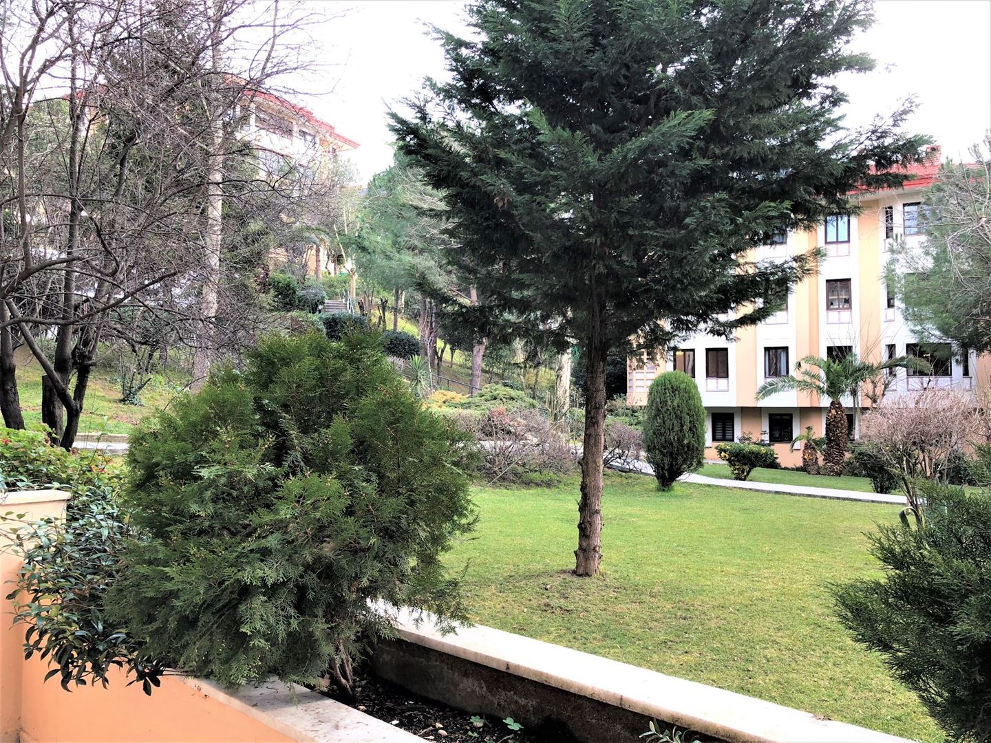 Etiler UBA Sitesi�nde İçi Yenilenmiş Kiralık Daire