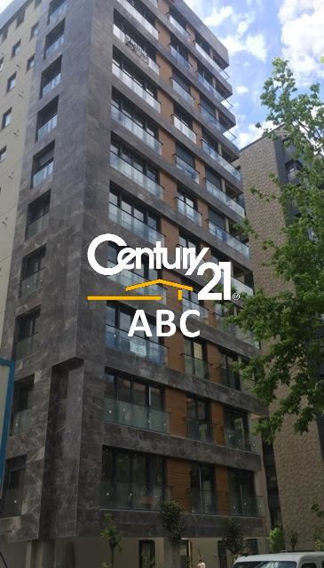 CADDEBOSTAN CARİBOU’NUN SOKAĞINDA SATILIK SIFIR 3+1