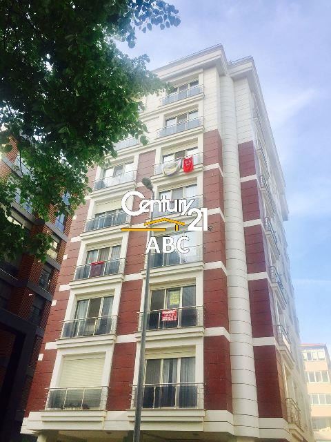 CADDEBOSTAN CKM’NİN SOKAĞINDA SATILIK 3+1 DAİRE