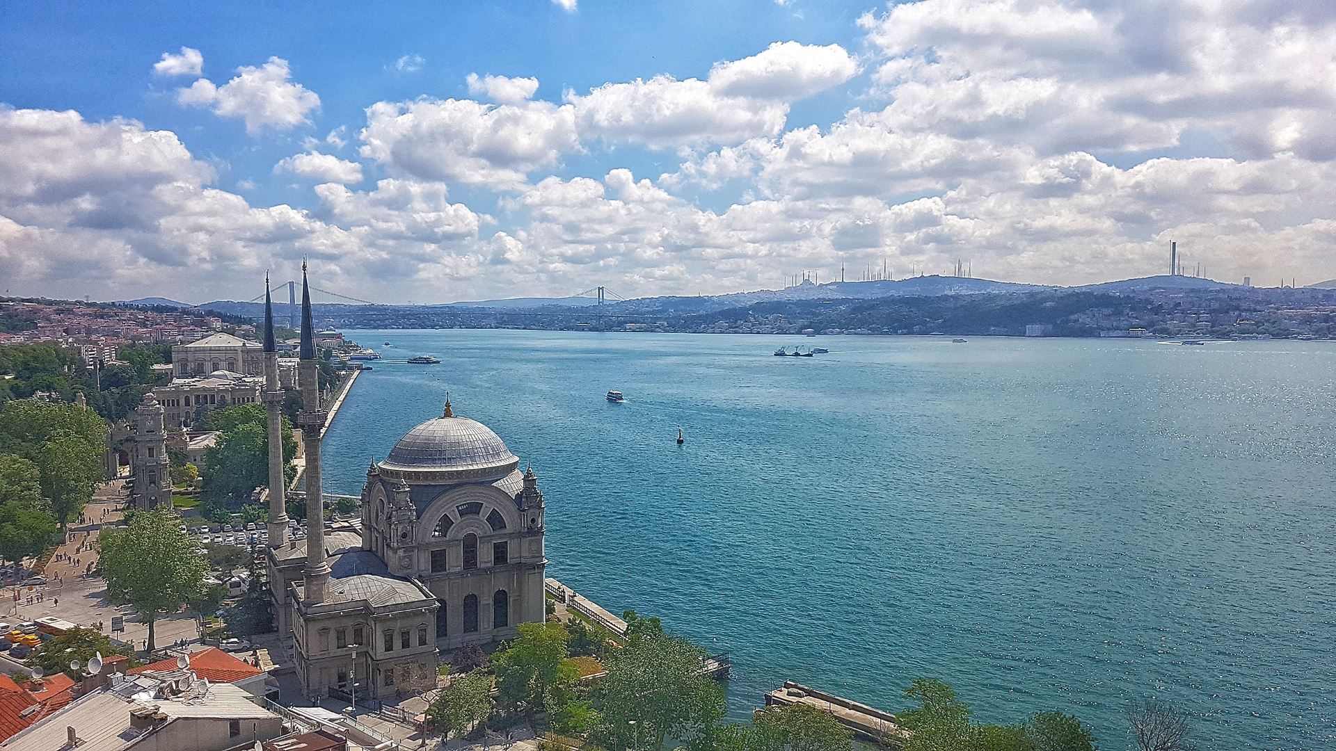 İstanbul'un En İyi Manzarasına Sahip, Yüksek Tavanlı 300m² Daire